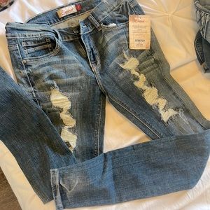 Winona jeans size 7 brand new with tags stretch skinny jeans with rips